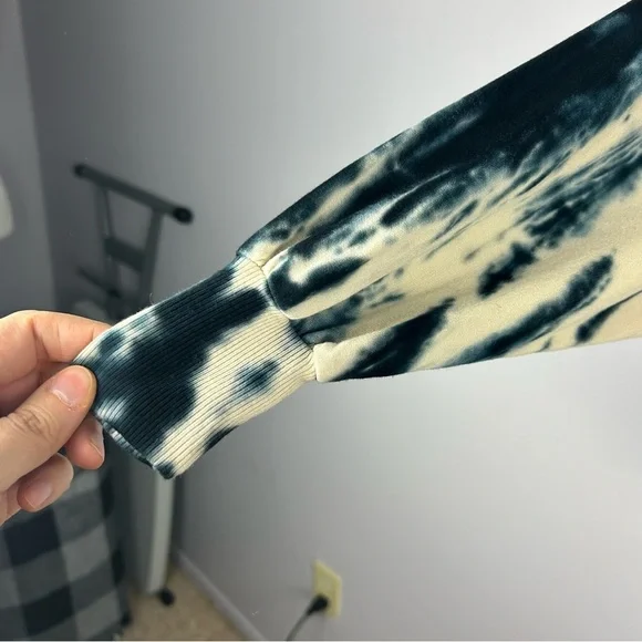 Young Fabulous & Broke Juliette Tye Dye Blue Safari Oversize Sweatshirt Size XS - Picture 4 of 8